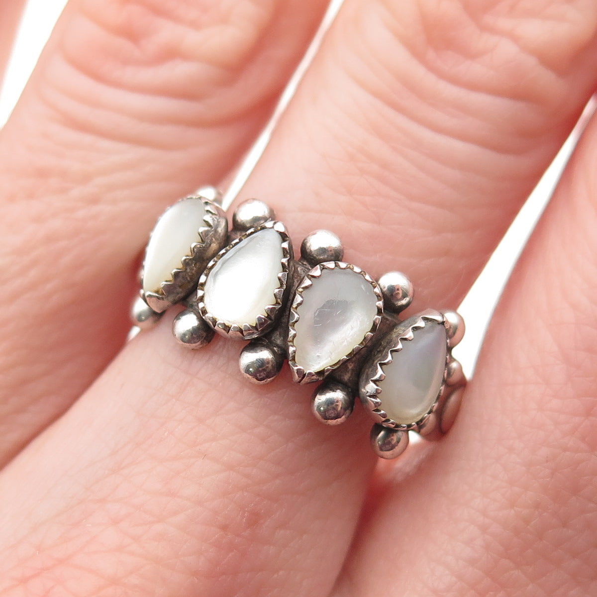 Wheeler Mfg Old Pawn Sterling Silver Vintage MOP Teardrop Tribal Ring Size 9.5