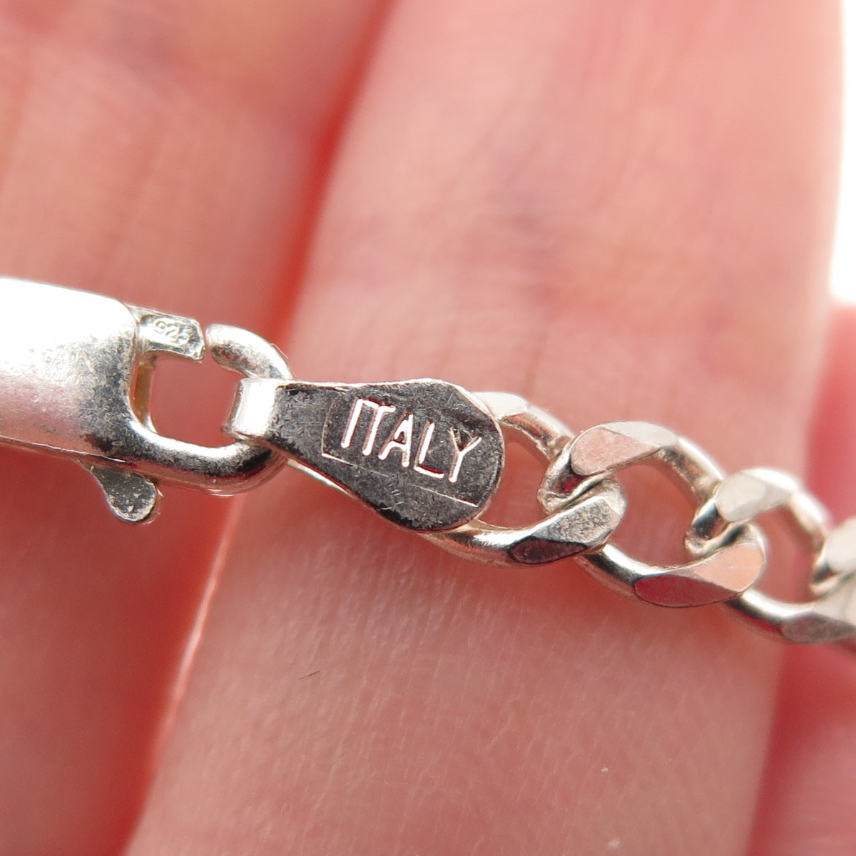 925 Sterling Silver Vintage Italy Figaro Link Bracelet 7"