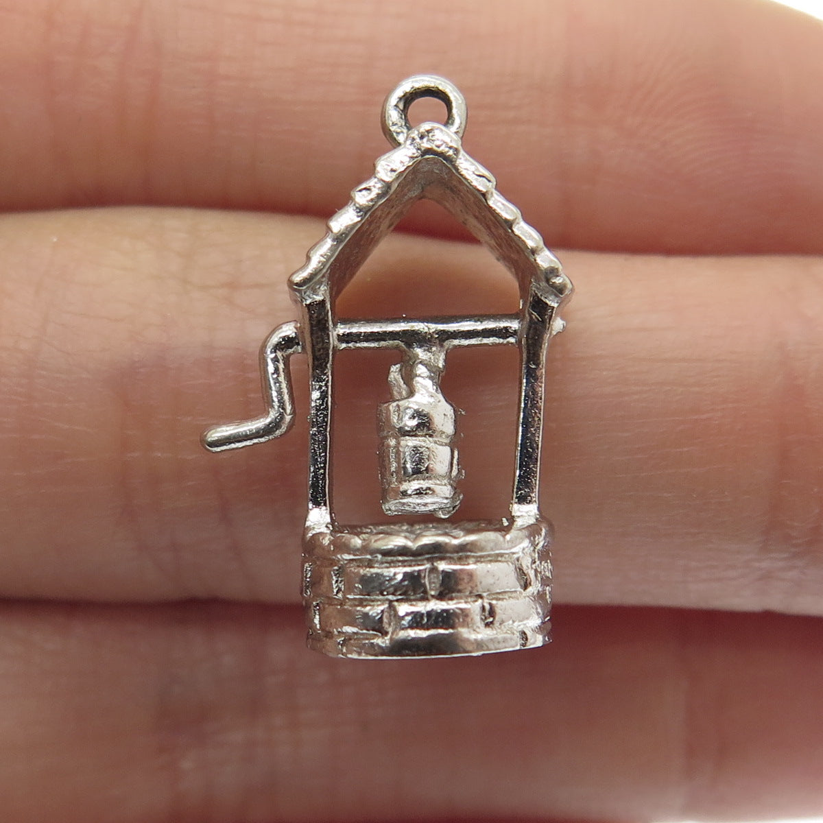 925 Sterling Silver Antique Art Deco Water Well 3D Charm Pendant