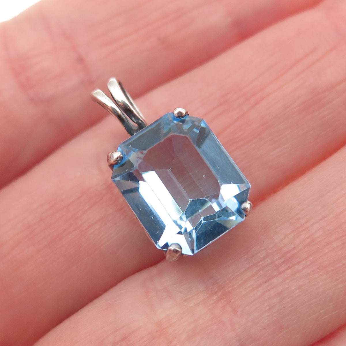 925 Sterling Silver Vintage Emerald-Cut Blue C Z Mini Charm Pendant