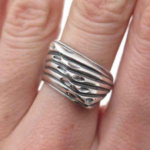 925 Sterling Silver Vintage Modernist Ribbed Oxidized Ring Size 7