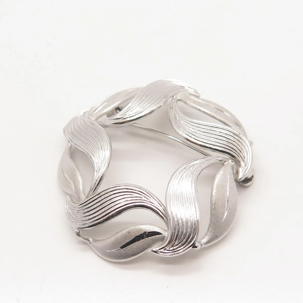 925 Sterling Silver Vintage Beau Leaf Round Pin Brooch