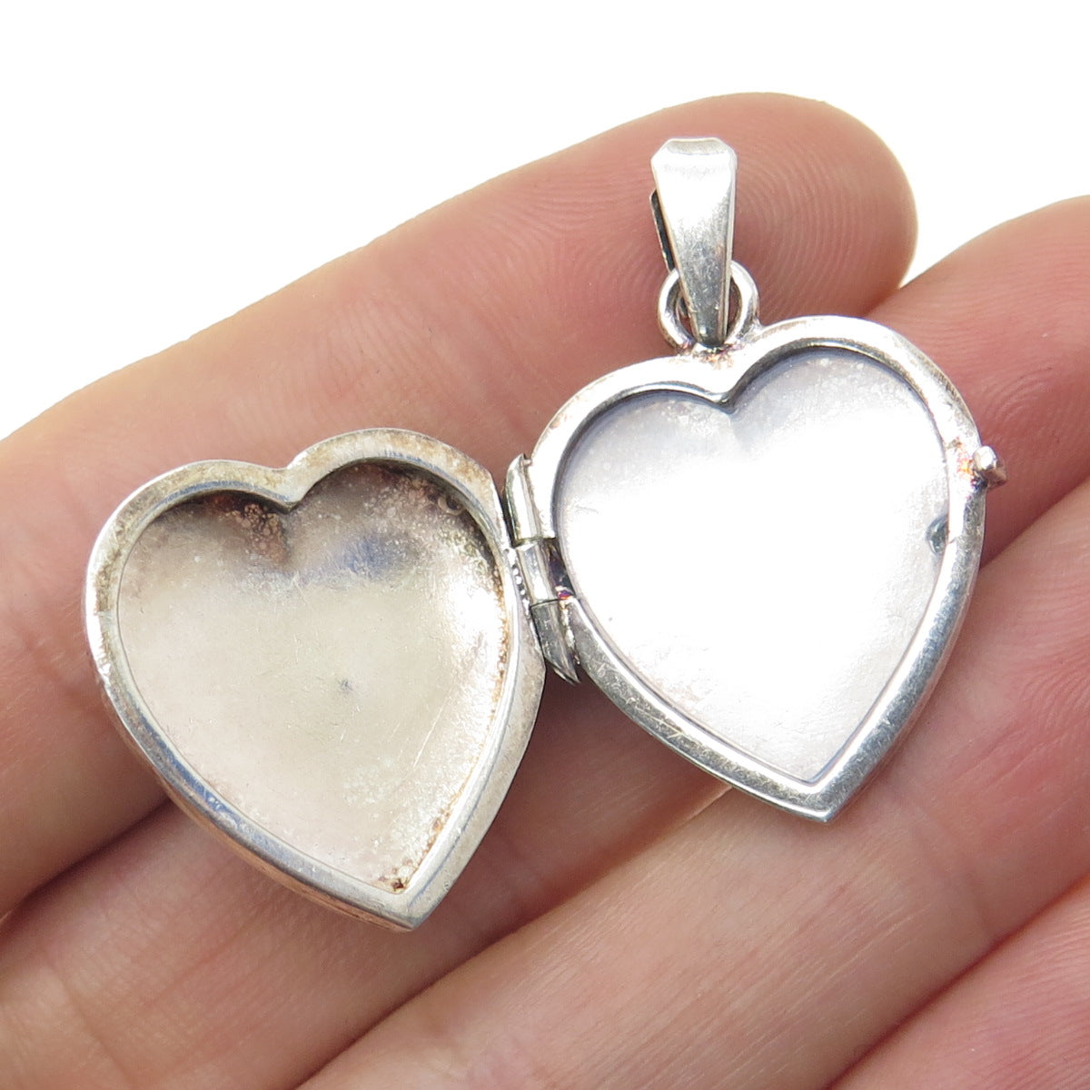 925 Sterling Silver Vintage Italy Engraved Locket Heart Pendant