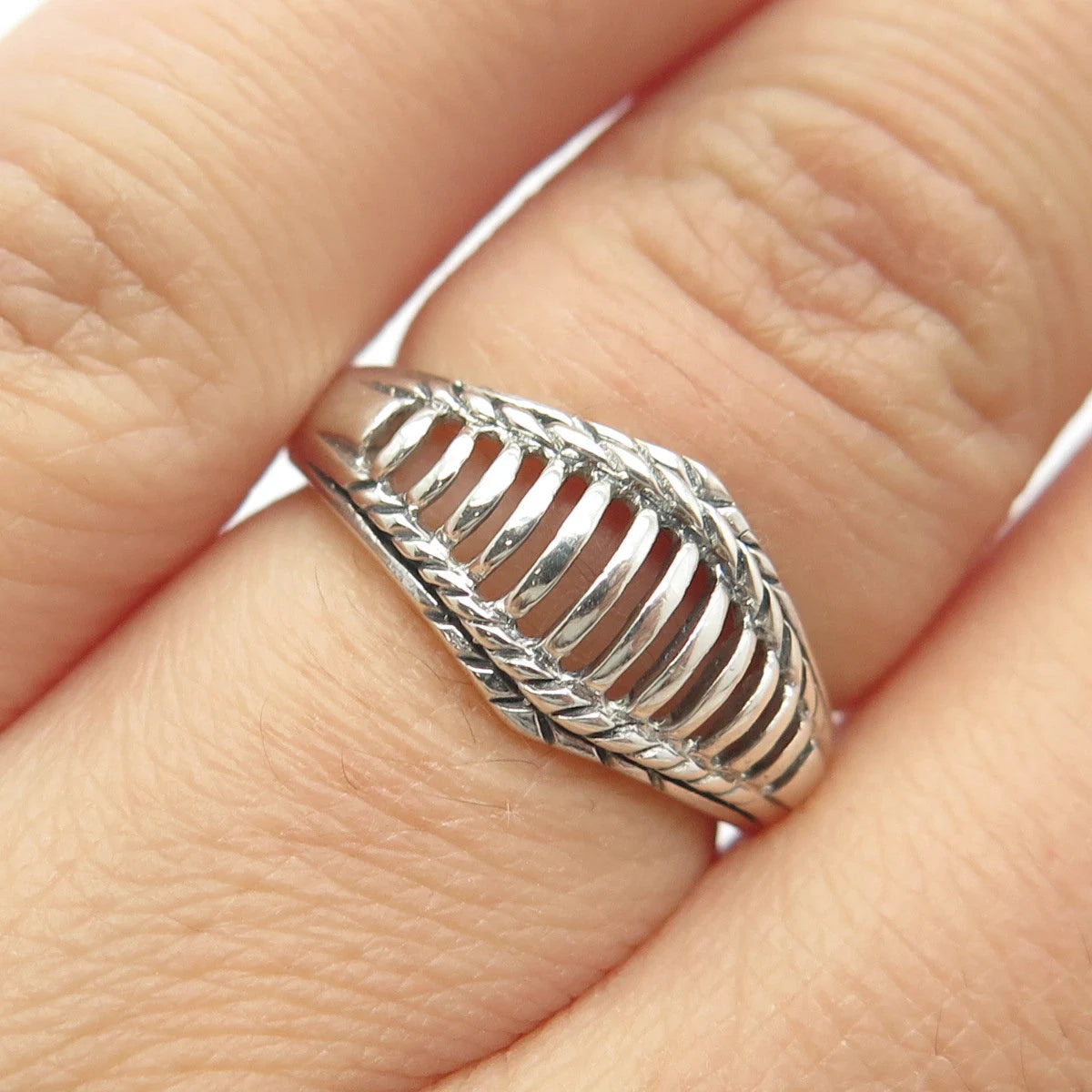 925 Sterling Silver Vintage Fence Ring Size 5
