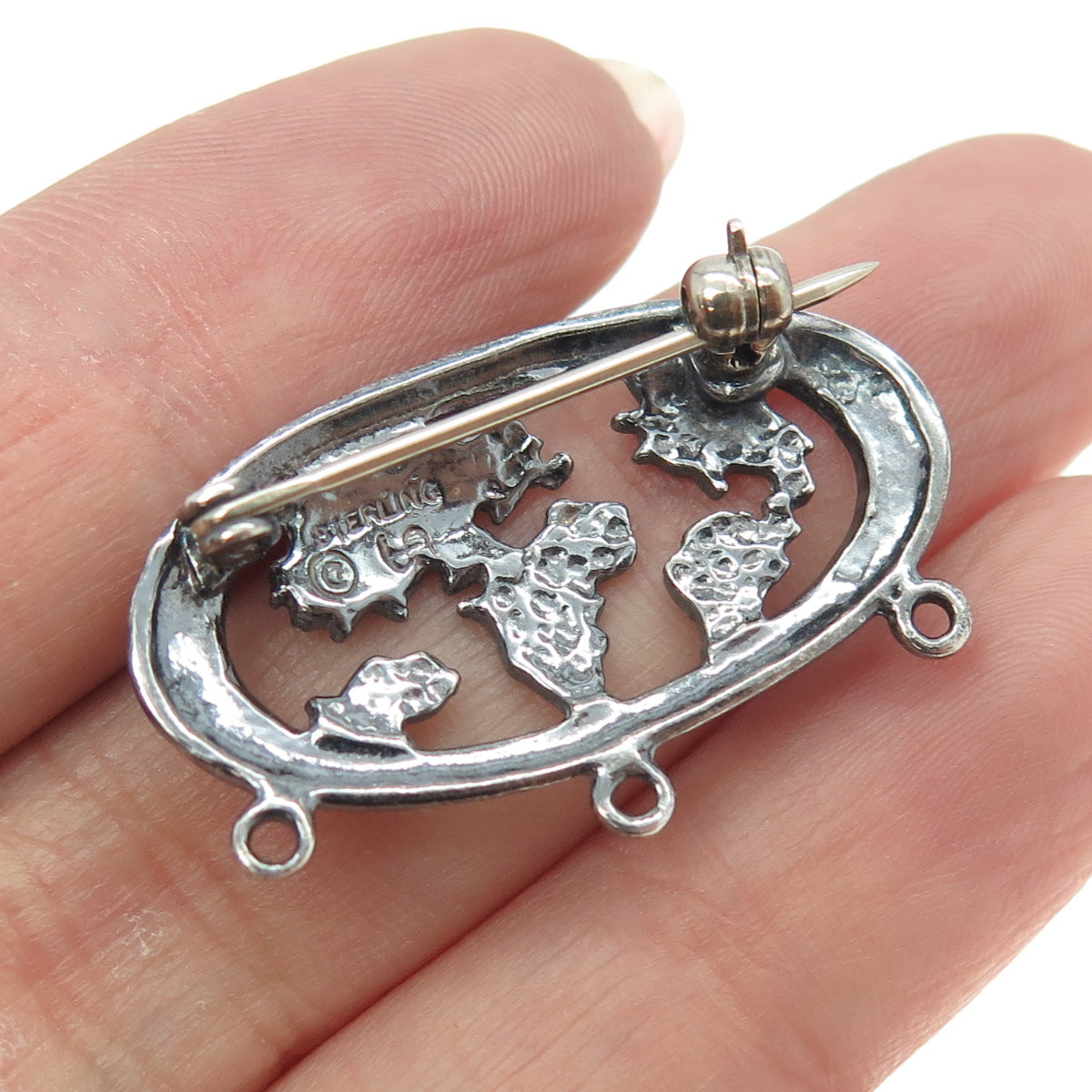 SHUBE 925 Sterling Silver Vintage World Map Oxidized Charm Pin Brooch