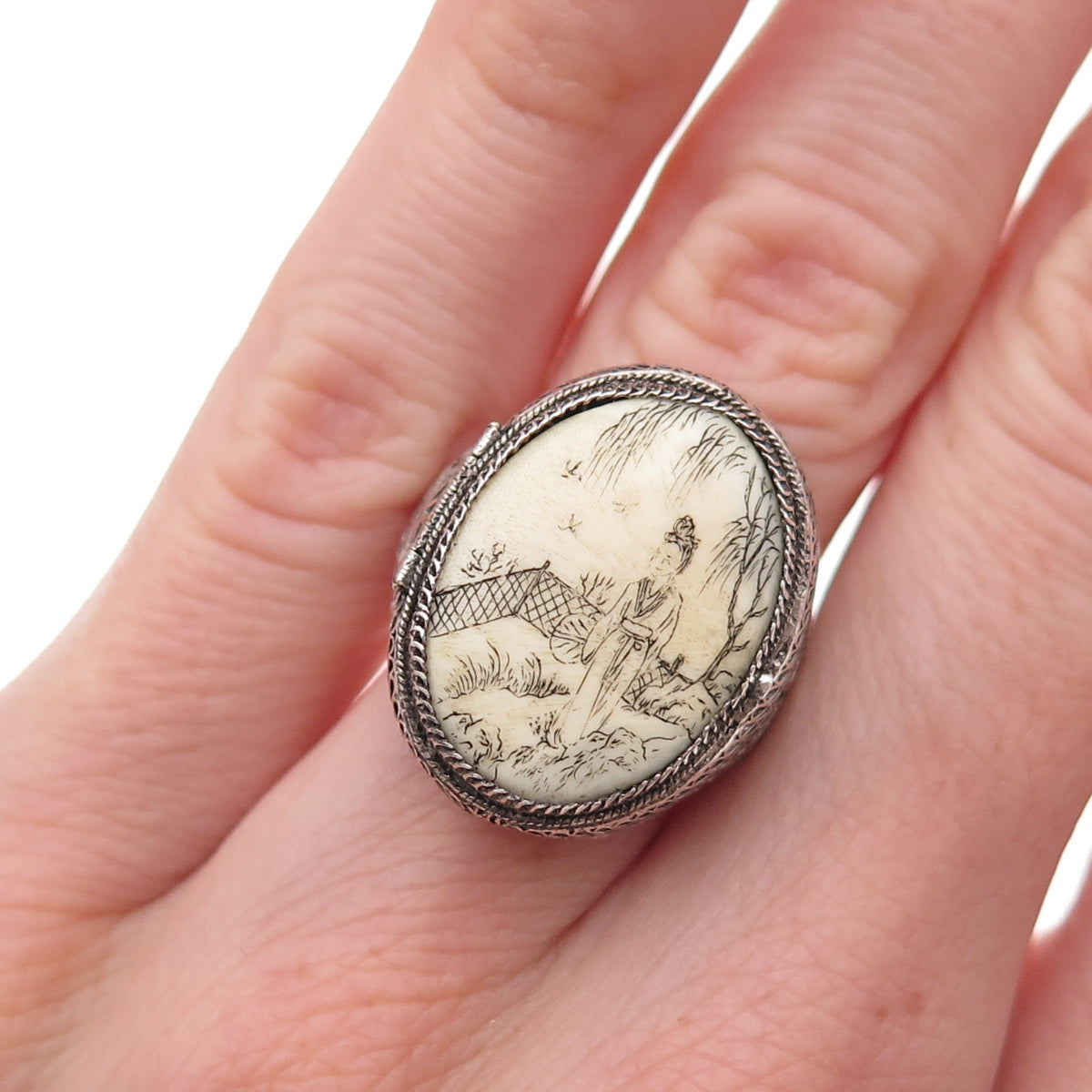 925 Sterling Silver Antique Chinese Lady Filigree Oxidized Poison Ring Size 5.25