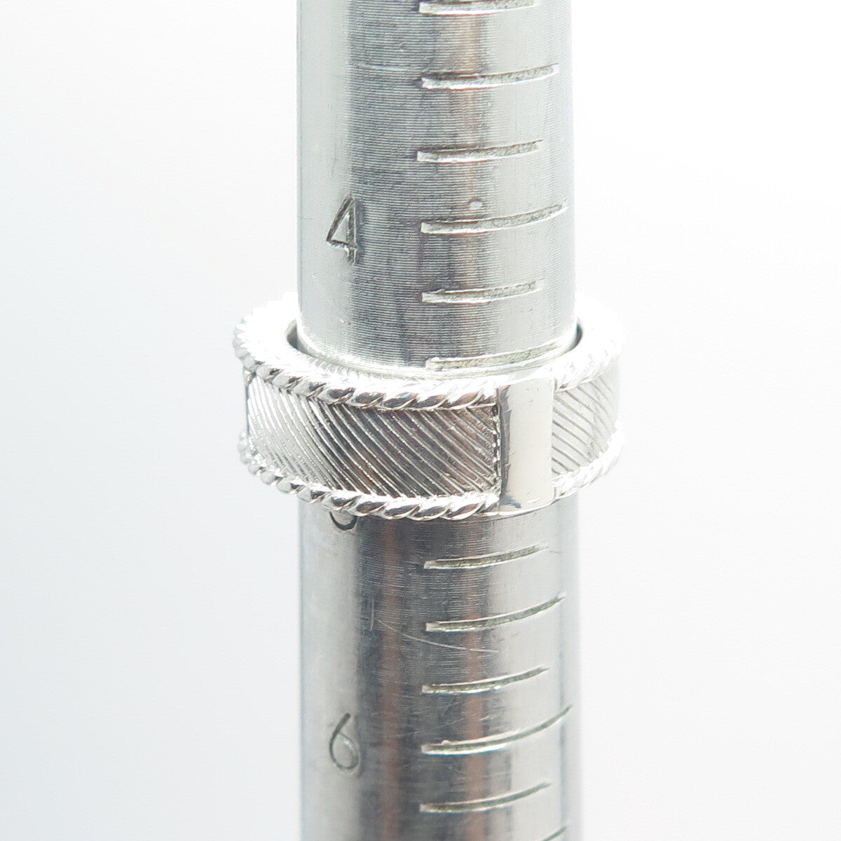JUDUTH RIPKA 925 Sterling Silver Baguette-Cut C Z Half Eternity Ring Size 5