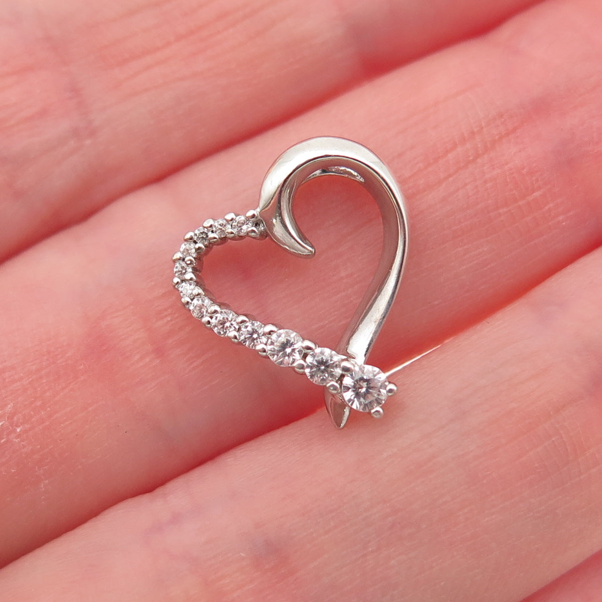 Sai 925 Sterling Silver Round-Cut Graduated C Z Heart Mini Slide Charm Pendant
