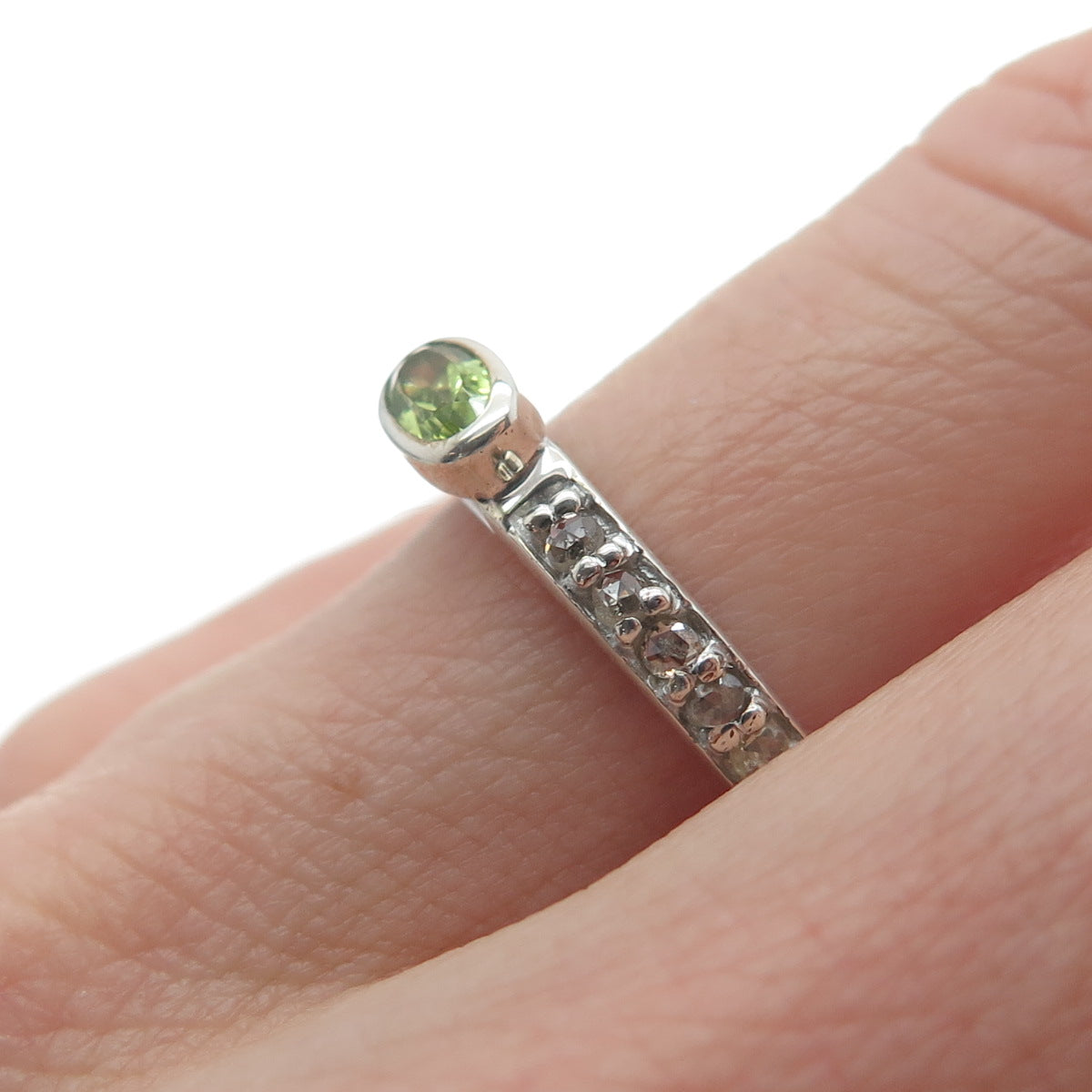 925 Sterling Silver Real Round-Cut Diamond & Oval-Cut Peridot Ring Size 7.75