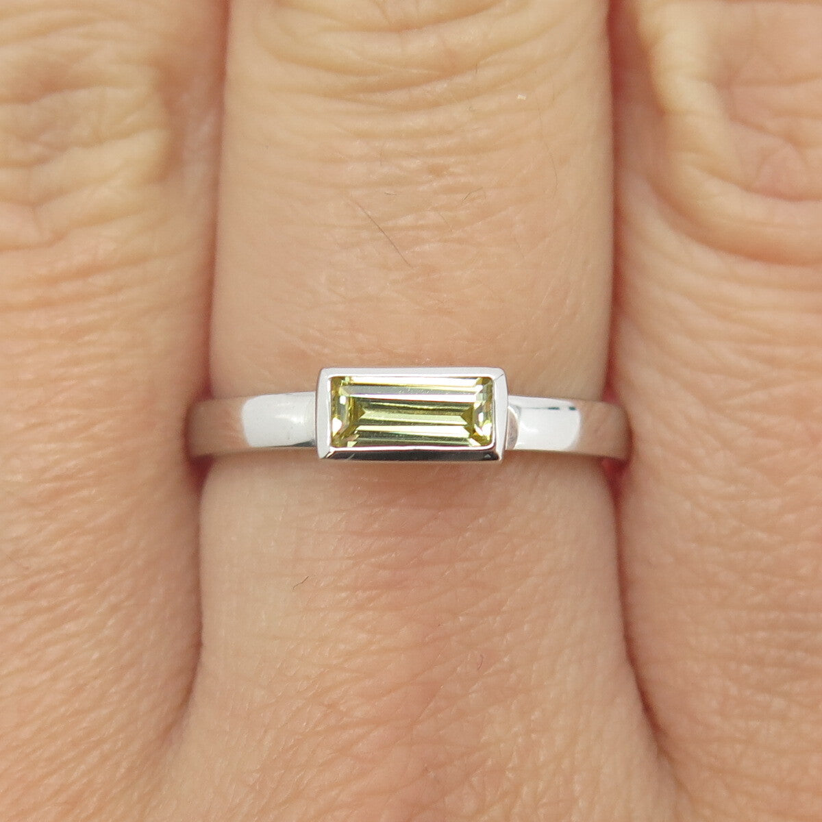 925 Sterling Silver Baguette-Cut Shaped Green C Z Ring Size 7.75
