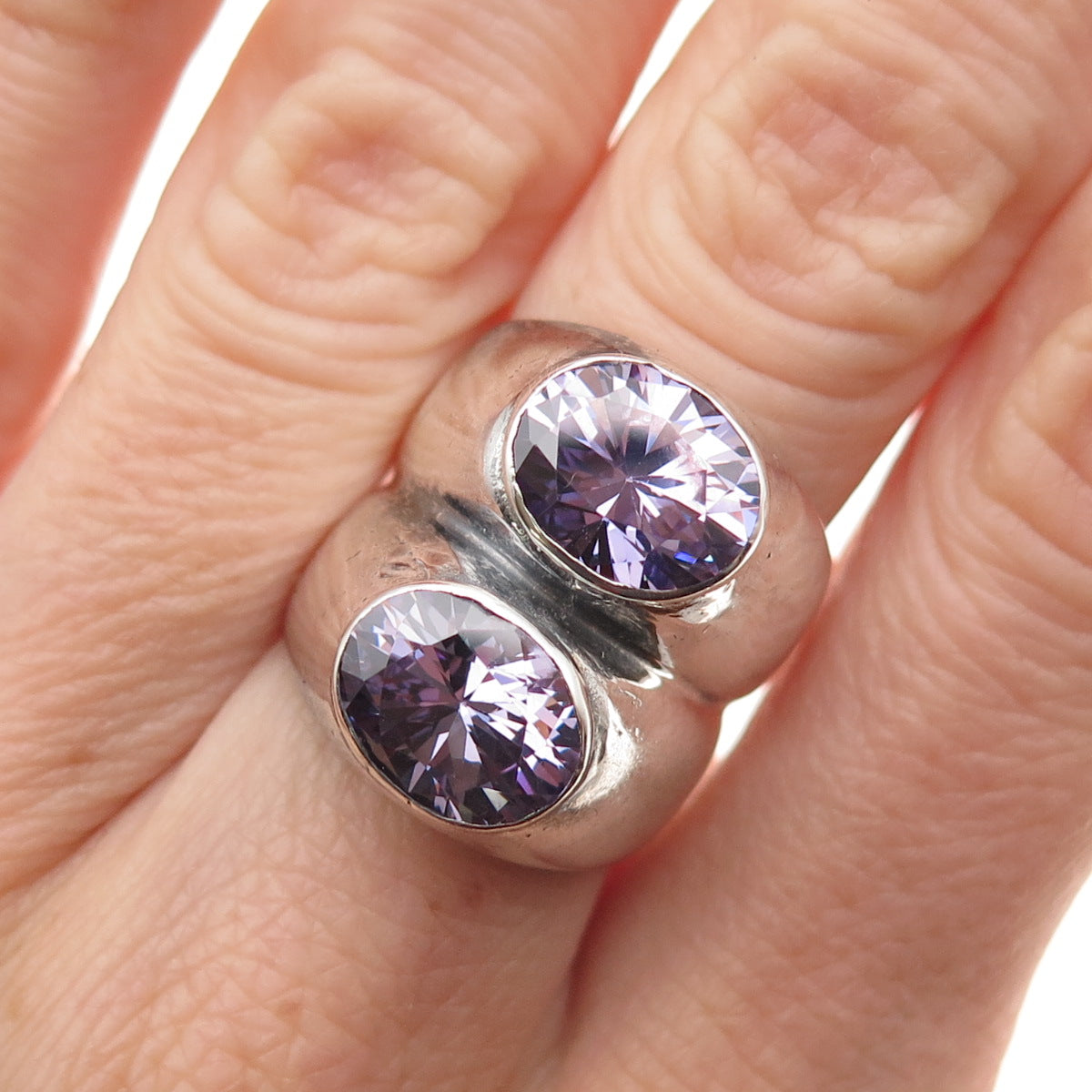 925 Sterling Silver Vintage Lavender C Z Modernist Oxidized Ring Size 6.25
