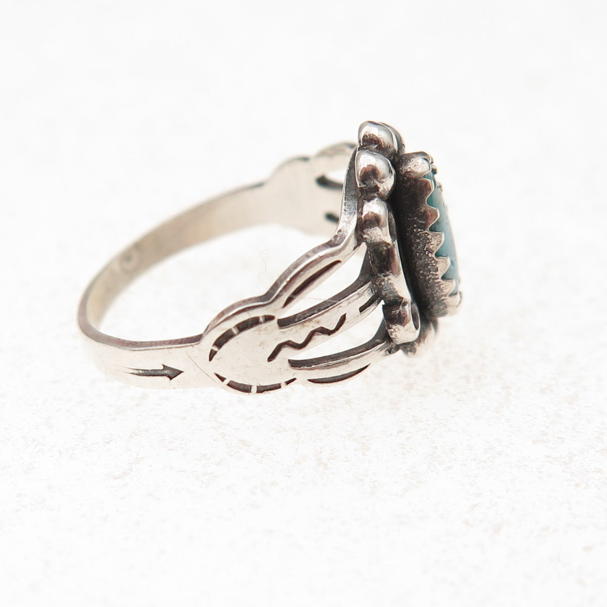 Old Pawn Sterling Silver Vintage Southwestern Turquoise Tribal Ring Size 2.25
