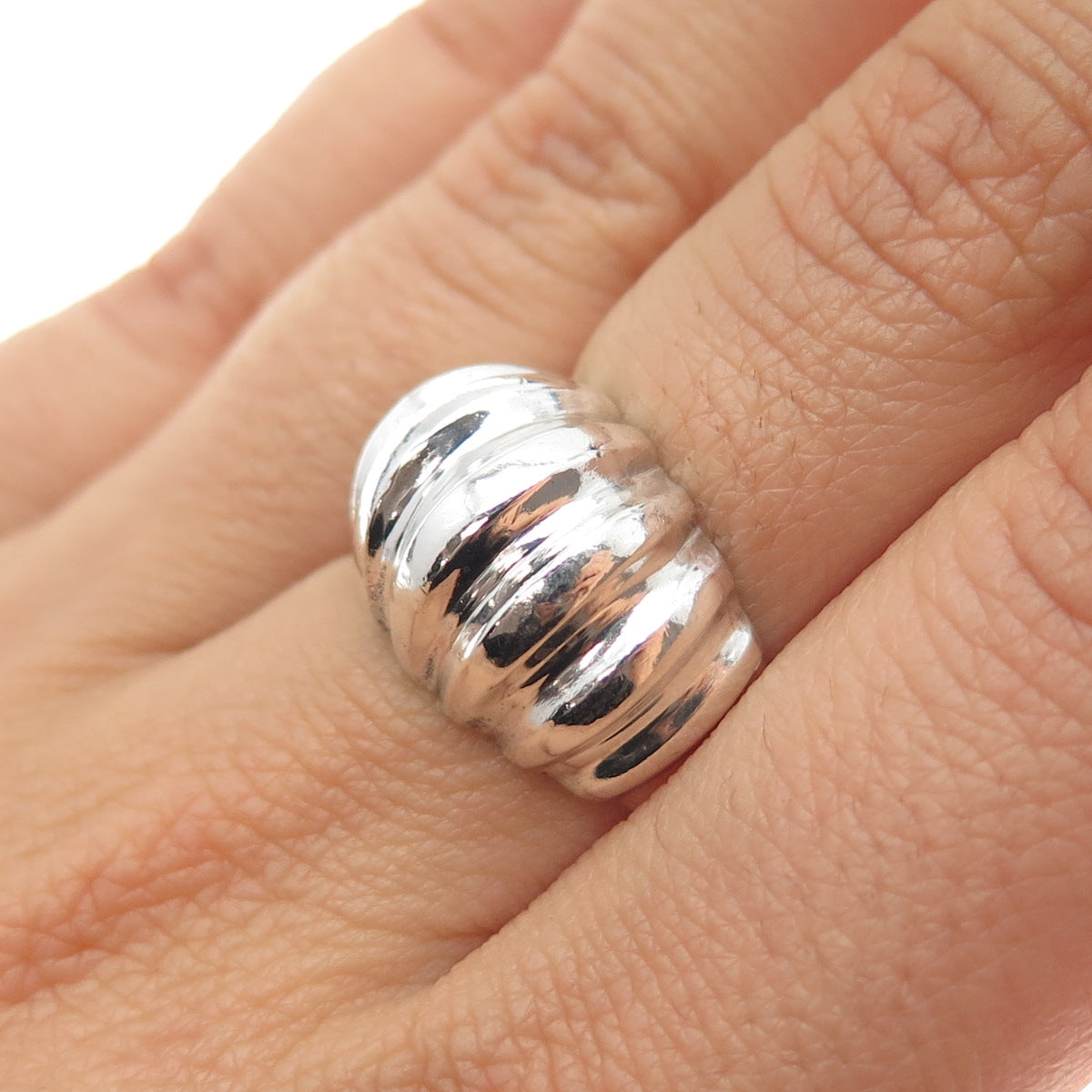 925 Sterling Silver Vintage Modernist Ribbed Dome Ring Size 7.25