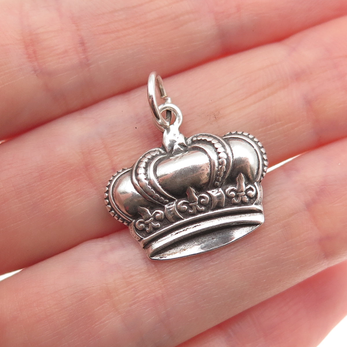 925 Sterling Silver Vintage Fleur de Lis Royal Crown Oxidized Mini Charm Pendant