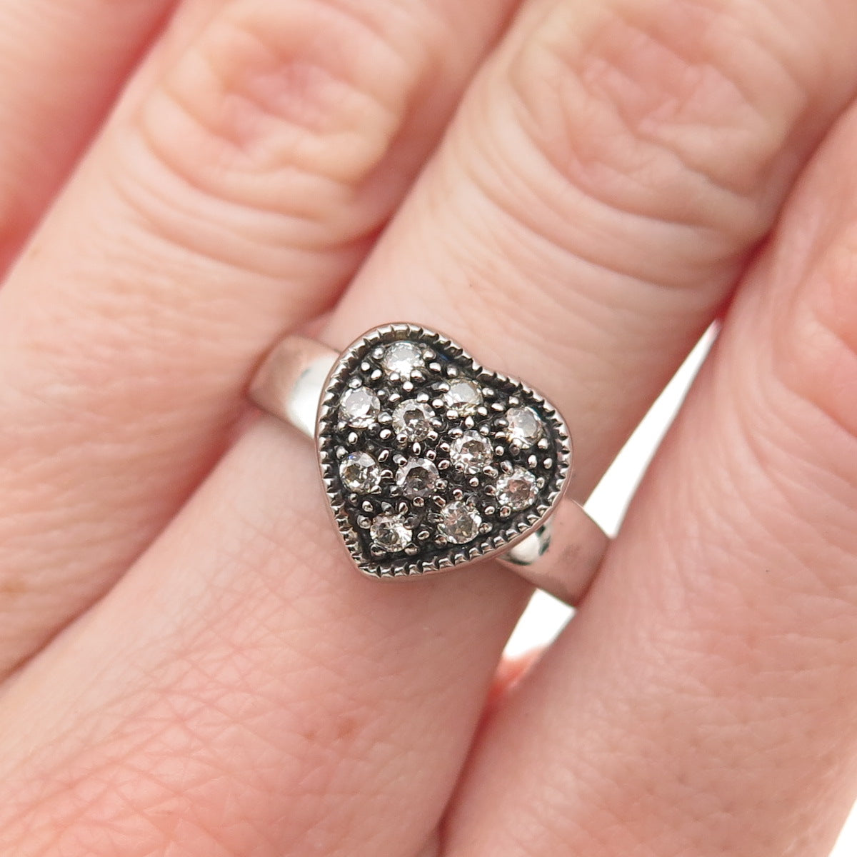 925 Sterling Silver Vintage Round-Cut C Z Heart Oxidized Ring Size 7