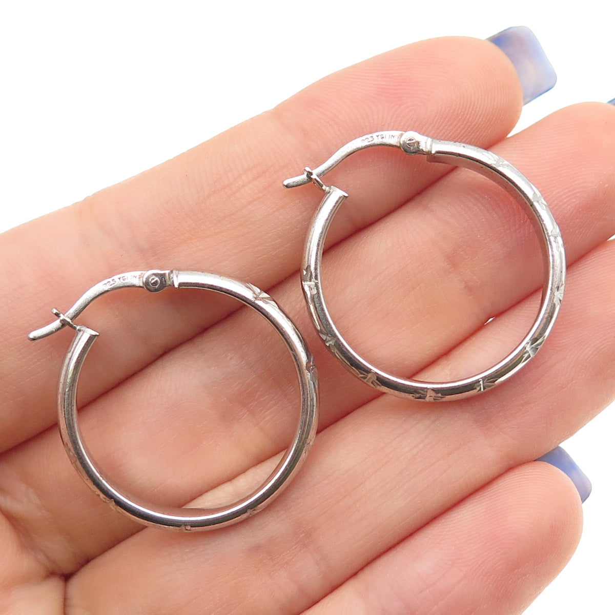 925 Sterling Silver Diamond-Cut Hoop Earrings