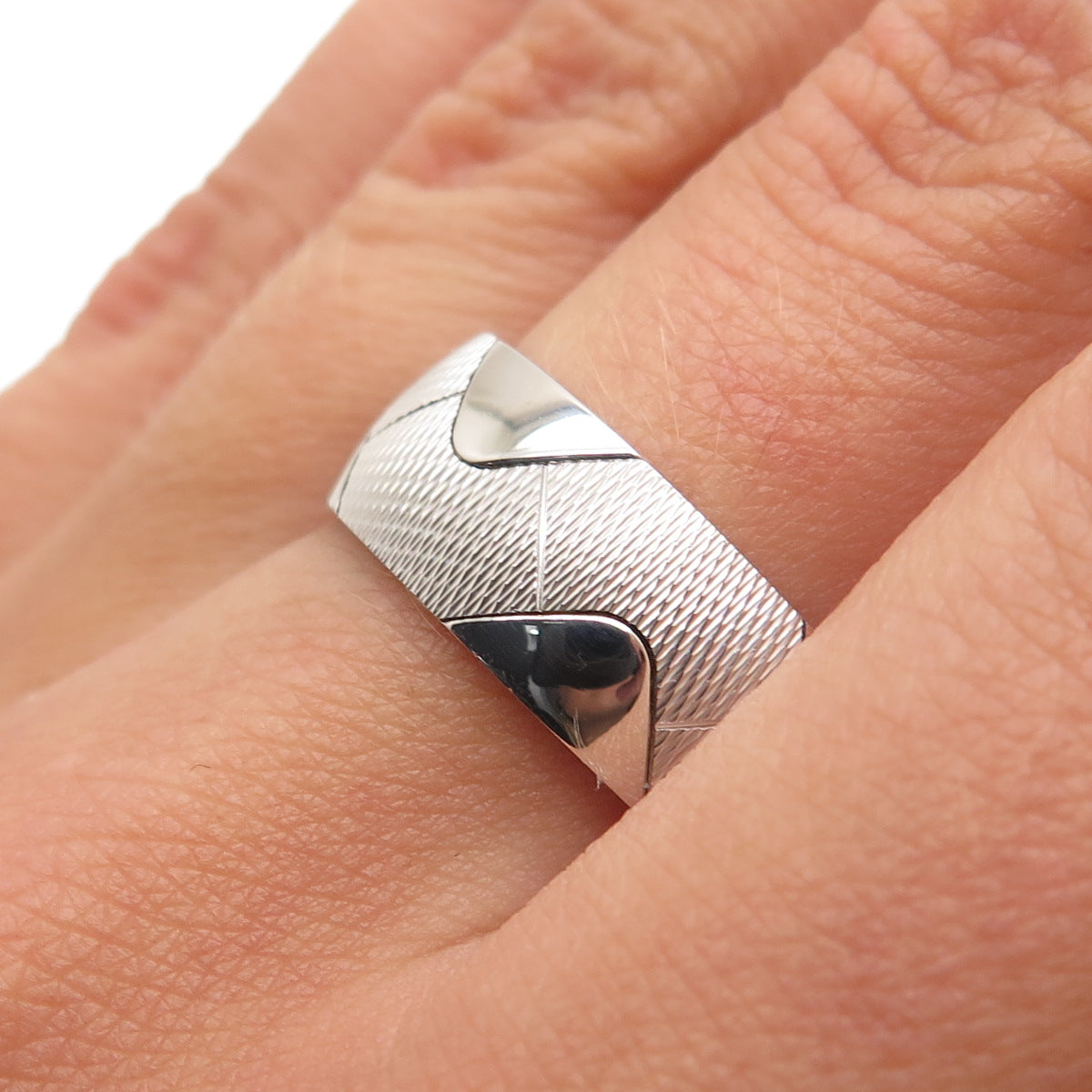 NEOS 925 Sterling Silver Textured Wave Band Ring Size 7.75