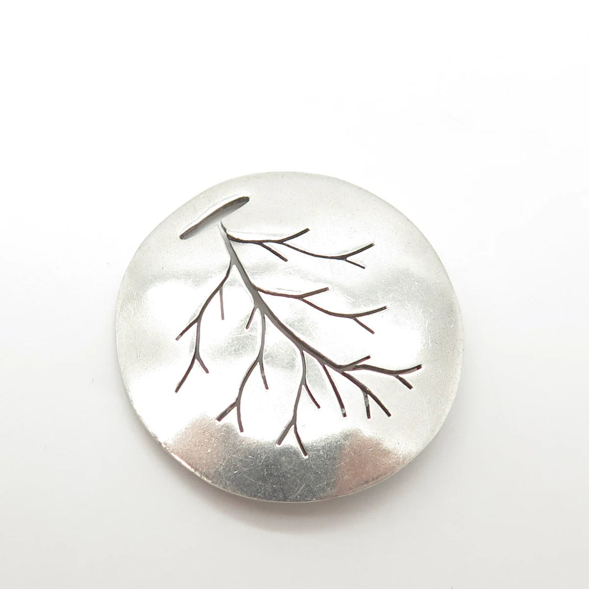925 Sterling Silver Vintage Tree of Life Round Pendant
