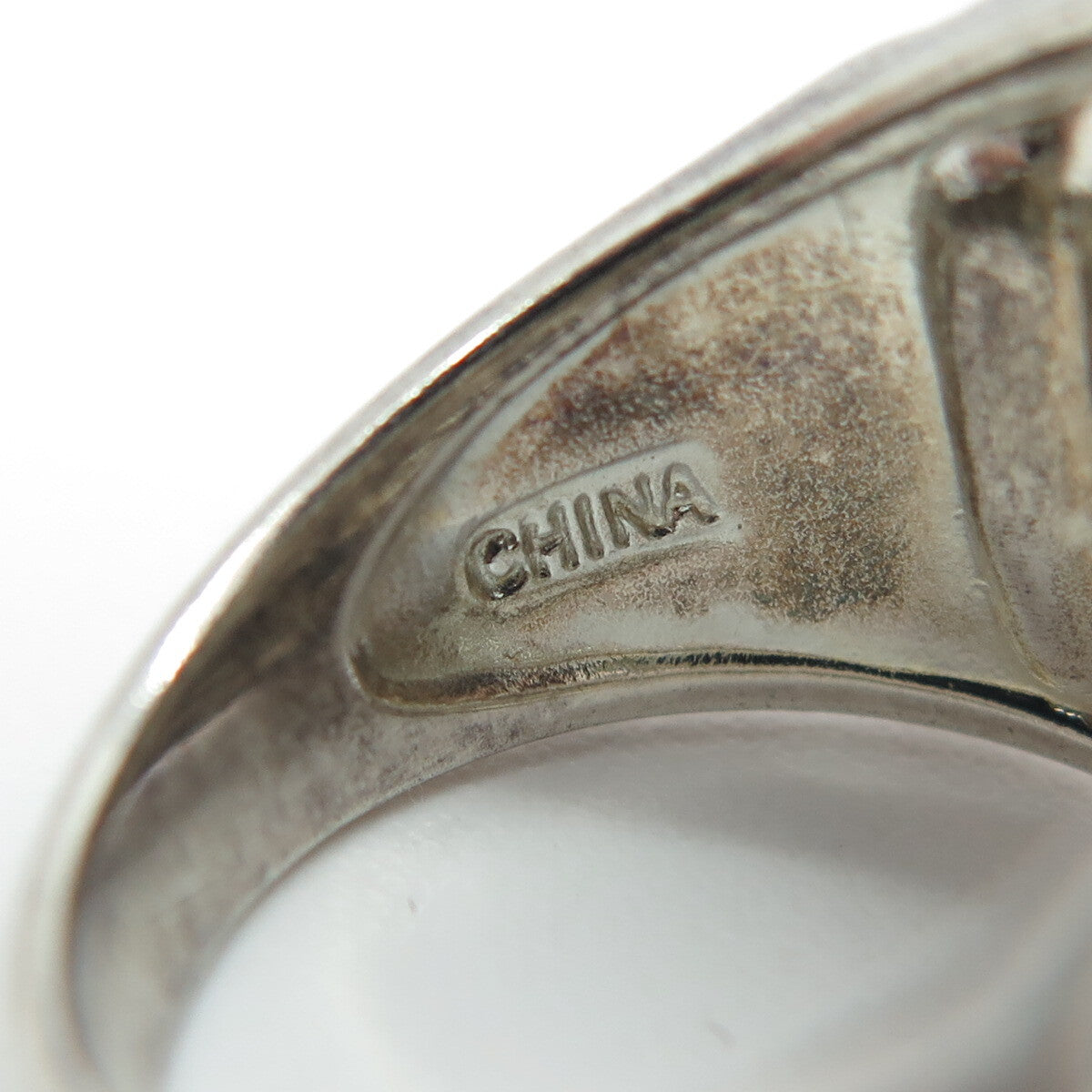 ROSS SIMONS 925 Sterling Silver Vintage Ribbed Ring Size 8.25