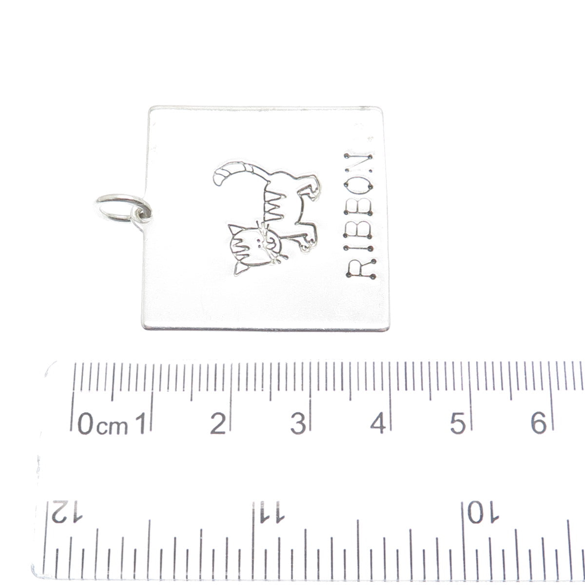 LUCY ANN ELEMENTS 925 Sterling Silver Vintage USA Ribbon Kitty Tag Pendant