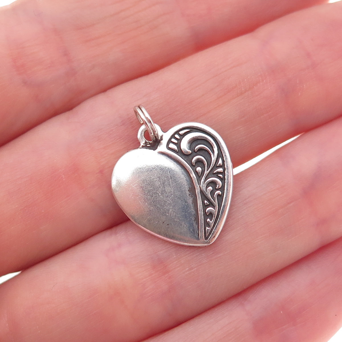 925 Sterling Silver Vintage Floral Scroll Heart Oxidized Charm Pendant