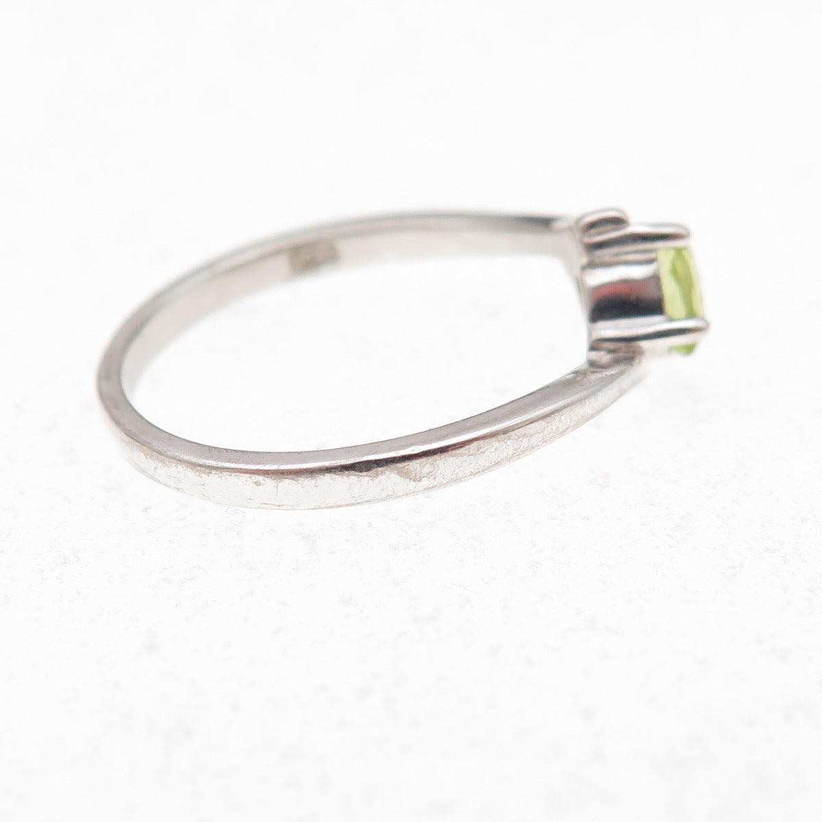 Nevada 925 Sterling Silver Vintage Real Oval-Cut Peridot Bypass Ring Size 6.5