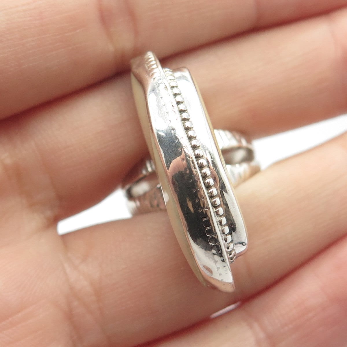 925 Sterling Silver Vintage Real Shell Modernist Ring Size 6.75