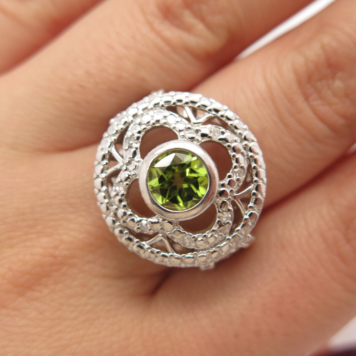 925 Sterling Silver Real White Diamond & Peridot Gem Ornate Round Ring Size 8