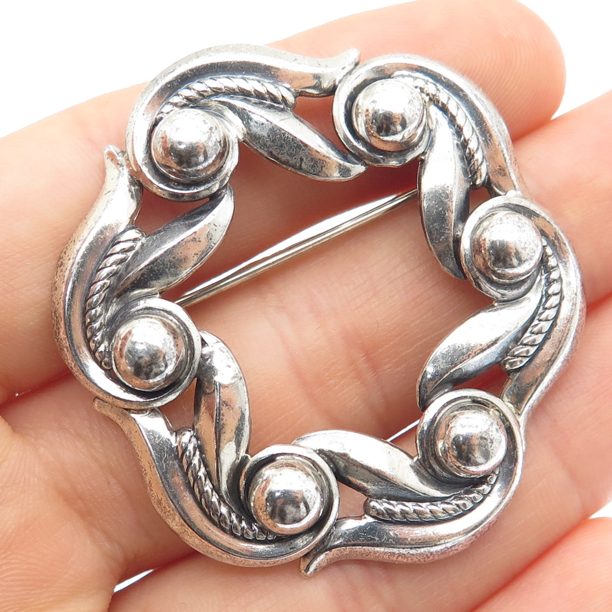DANECRAFT 925 Sterling Silver Antique Art Deco Floral Circle Oxidized Pin Brooch