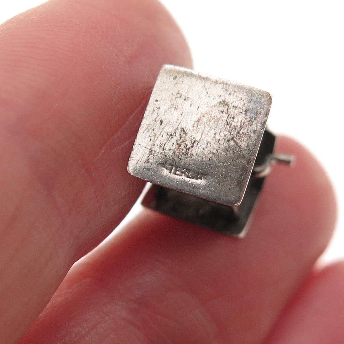 925 Sterling Silver Antique Art Deco Water Well Oxidized 3D Mini Charm Pendant