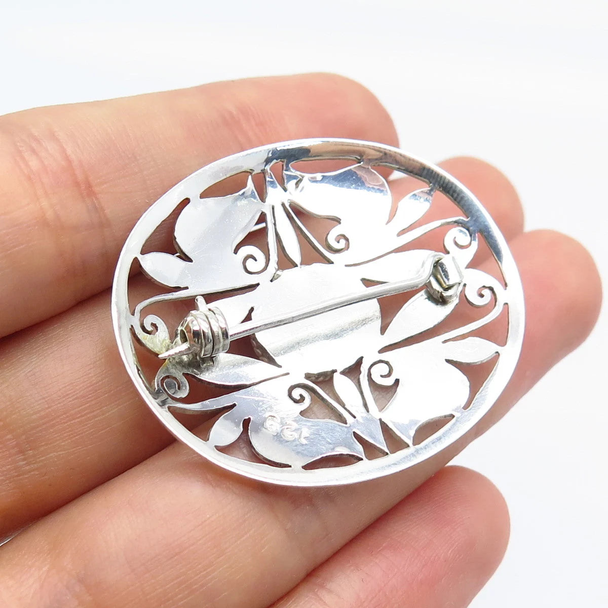925 Sterling Silver Vintage Real Black Onyx Gemstone Ornate Leaf Pin Brooch