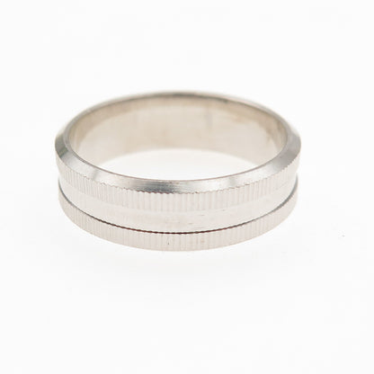 925 Sterling Silver Ribbed Band Ring Size 8