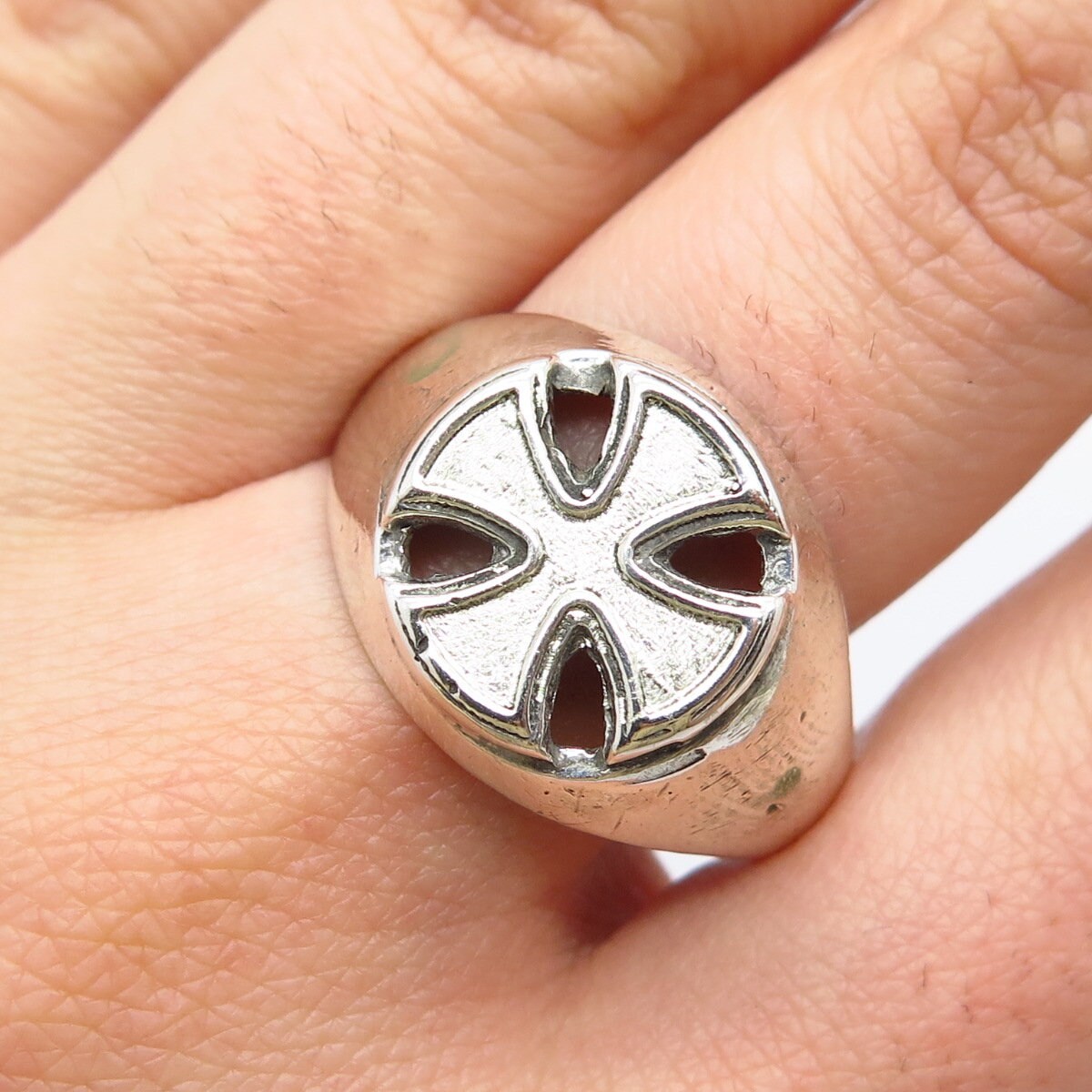 925 Sterling Silver Vintage Cross Domed Ring Size 12.75