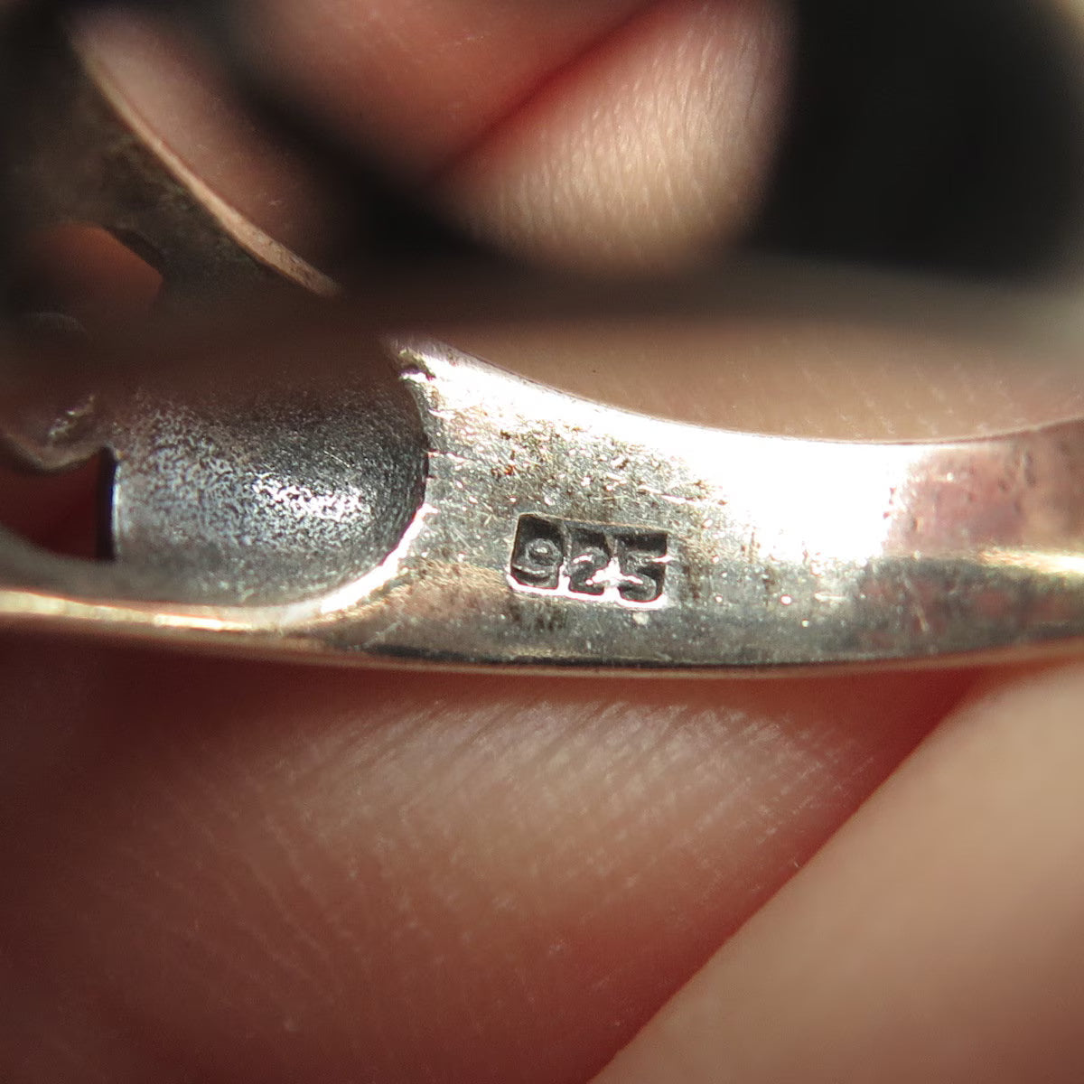 925 Sterling Silver Vintage Celtic Love Knot Dome Ring Size 7.75