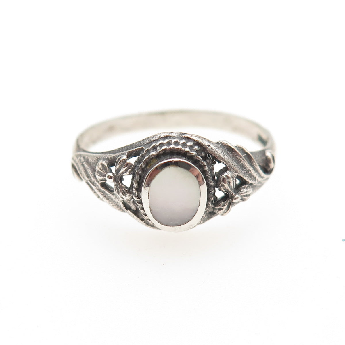 925 Sterling Silver Vintage Real MOP Flower Blossom Oxidized Ring Size 8.75