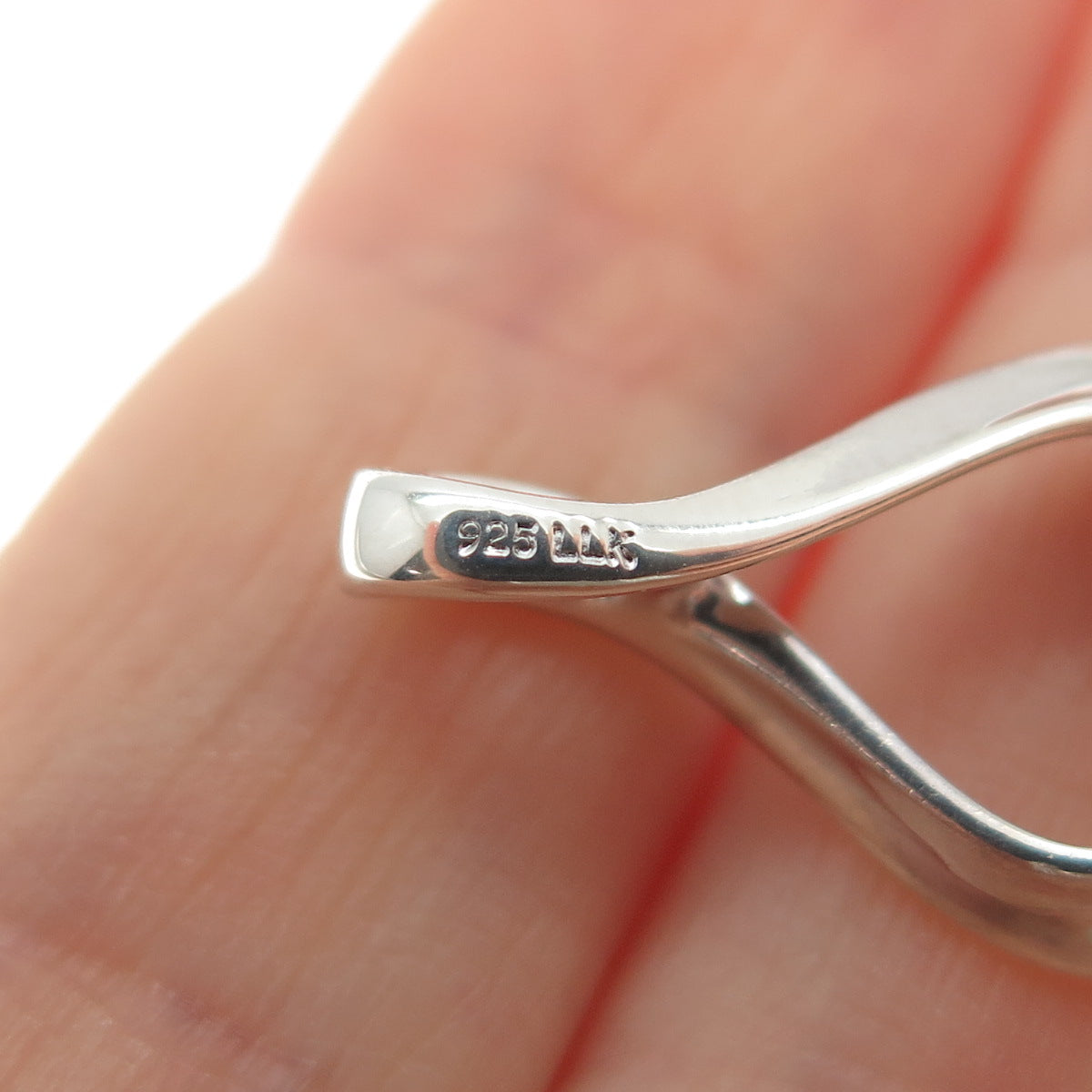 925 Sterling Silver Real Round-Cut Diamond Twisted Minimalist Charm Pendant