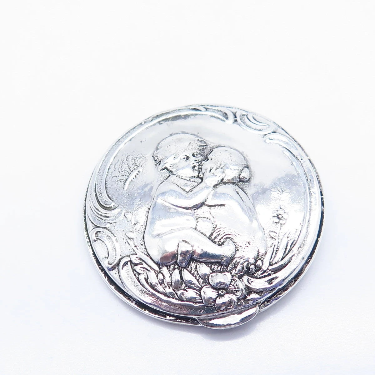 925 Sterling Silver Vintage Kiss Pin Brooch / Pendant