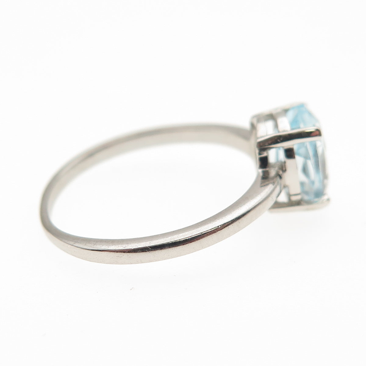 DAZZLERS 925 Sterling Silver Real Oval-Cut Blue Topaz Ring Size 6