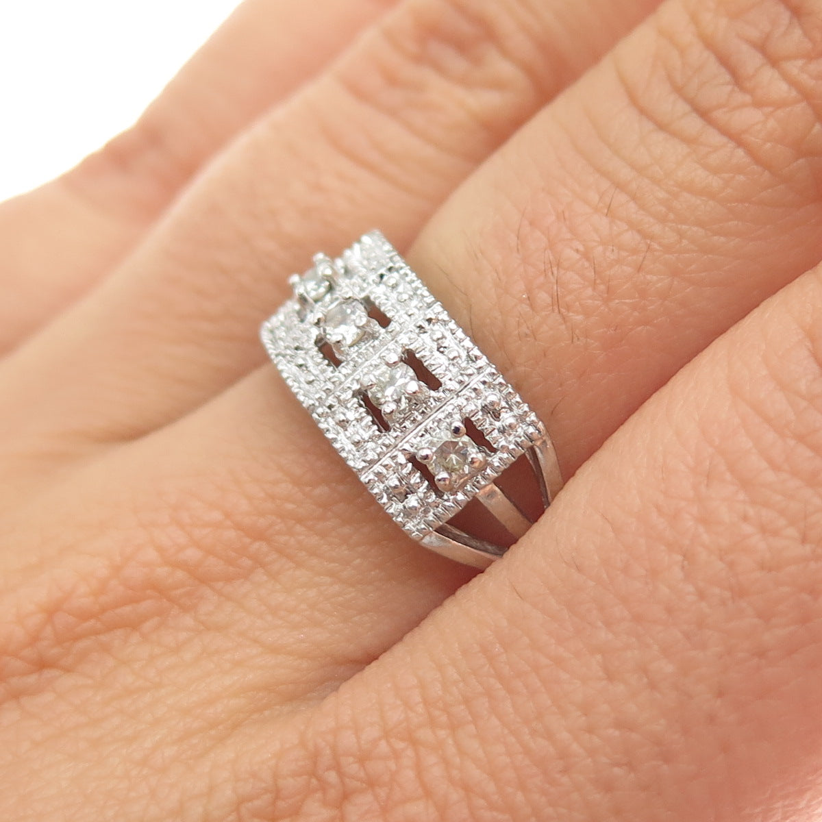 925 Sterling Silver Real Round-Cut Diamond Ring Size 7