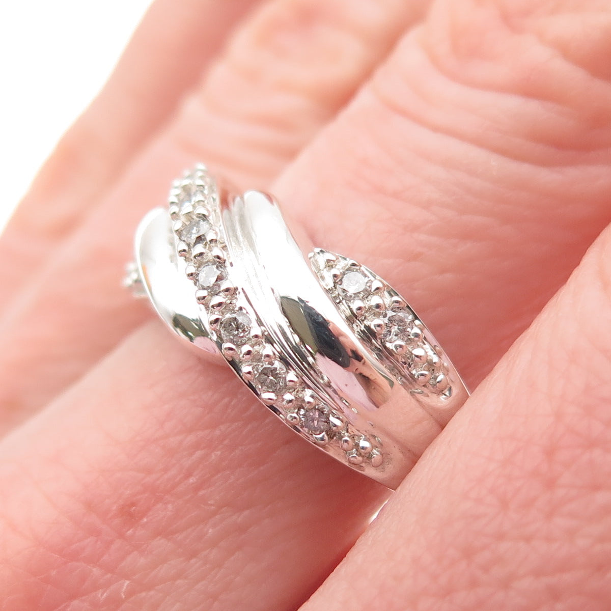 HENG NGAI 925 Sterling Silver Real Round-Cut Diamond Twisted Ring Size 8