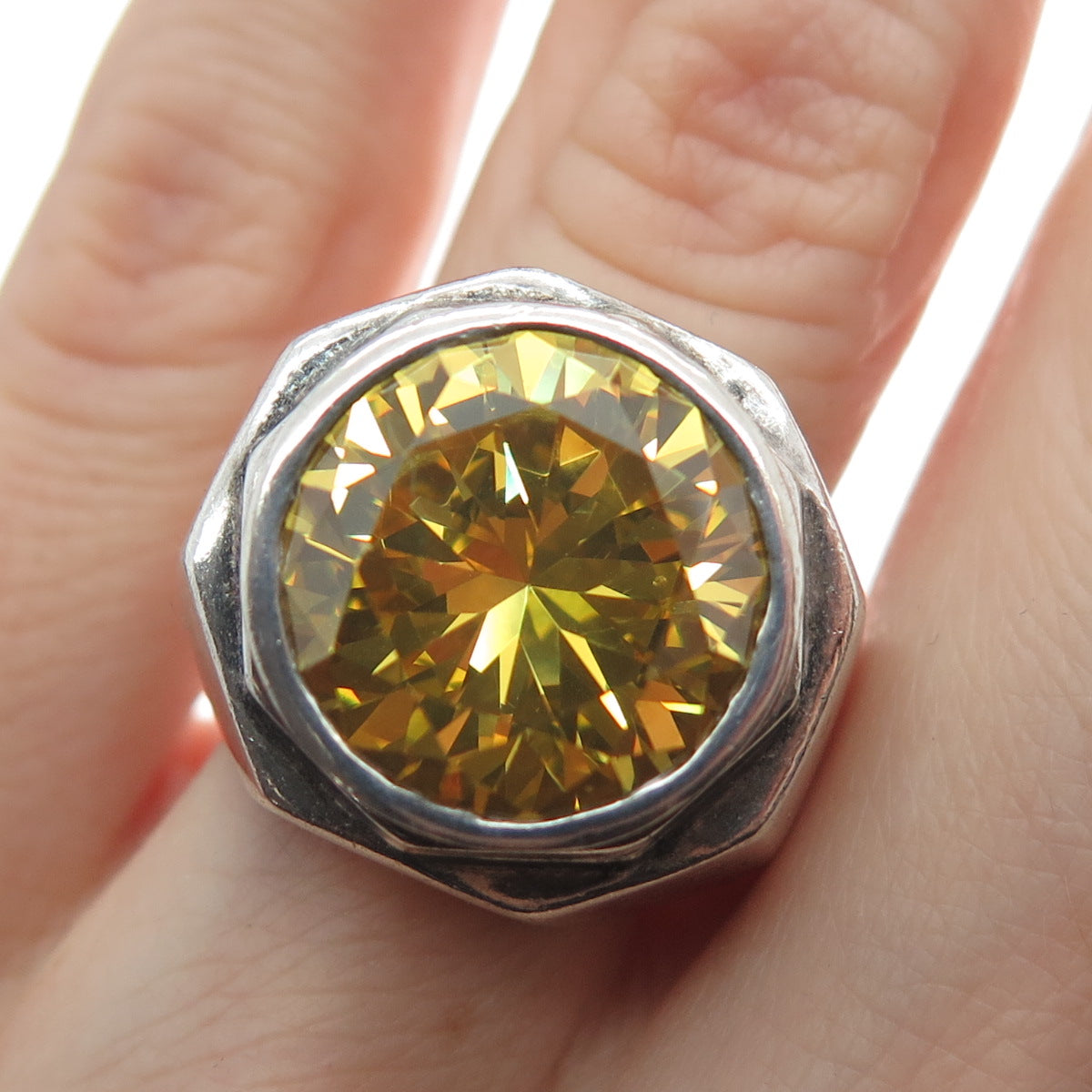 925 Sterling Silver Vintage Round-Cut Shaped Canary C Z Domed Ring Size 6.75