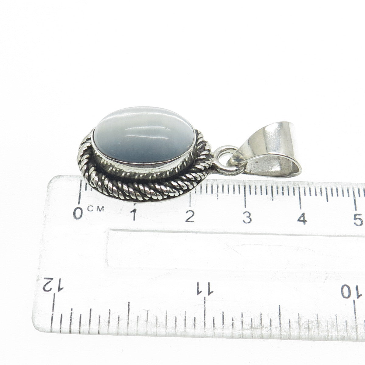 925 Sterling Silver Vintage Mexico Fiber Optic Cat's Eye Twisted Oval Pendant