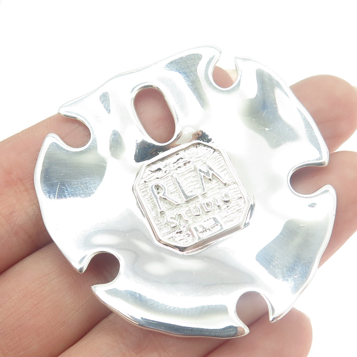 ROBERT LEE MORRIS 925 Sterling Silver Vintage Sand Dollar Modernist Pendant