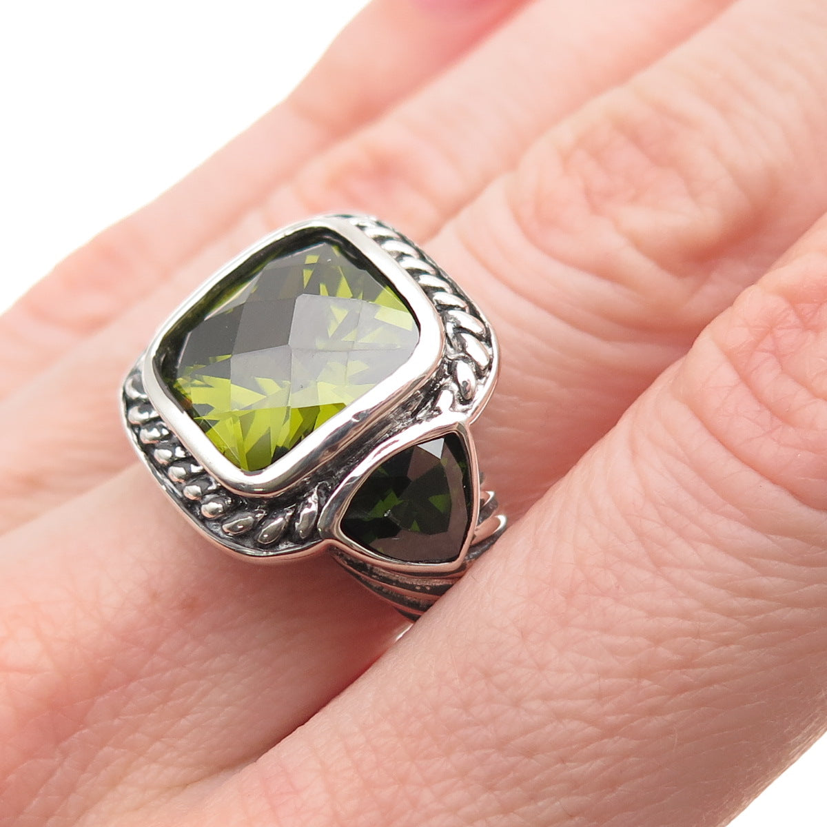 925 Sterling Silver Vintage Green C Z Oxidized Ring Size 7.25