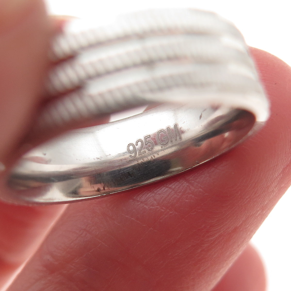 925 Sterling Silver Lined Band Ring Size 5.25