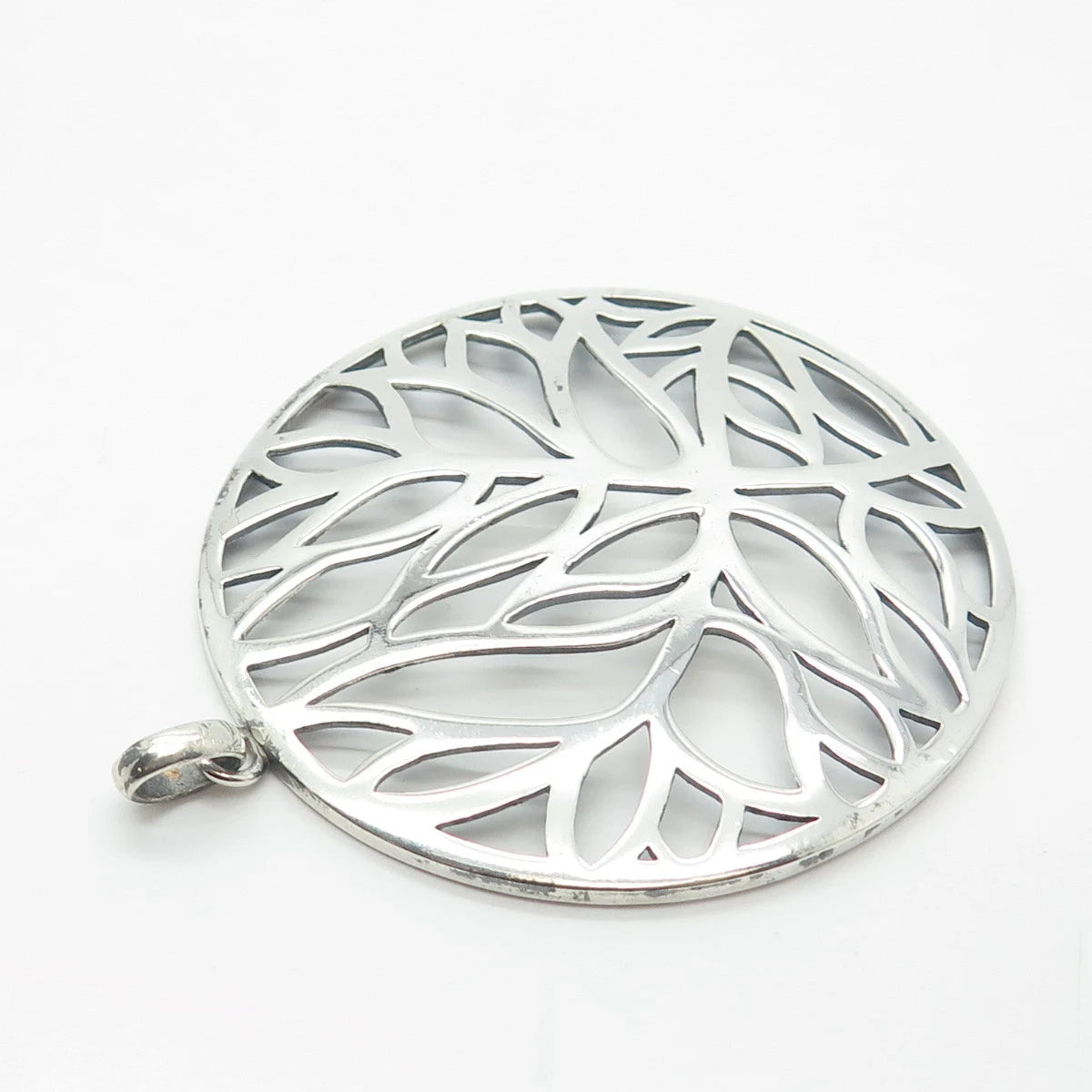 925 Sterling Silver Vintage Leaves Round Pendant