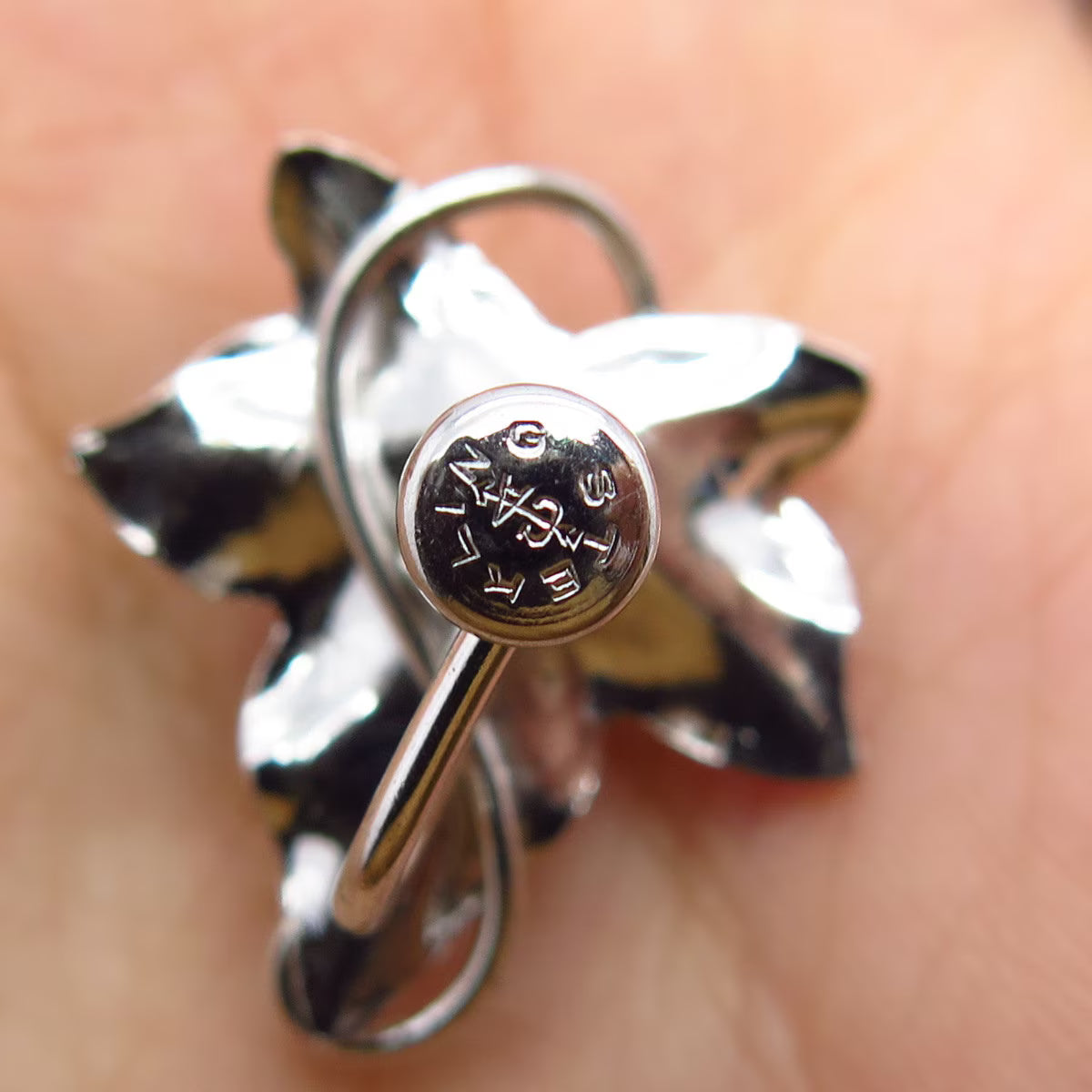 925 Sterling Silver Vintage Cart Art Blue Rhinestone Leaf Screw Back