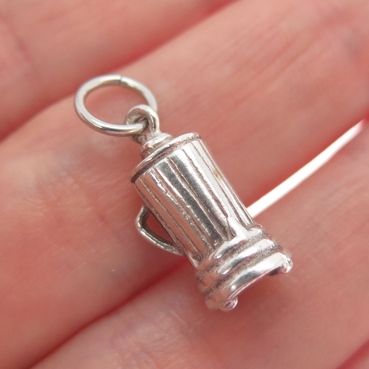 REO CO. 925 Sterling Silver Vintage Blender Minimalist 3D Charm Pendant