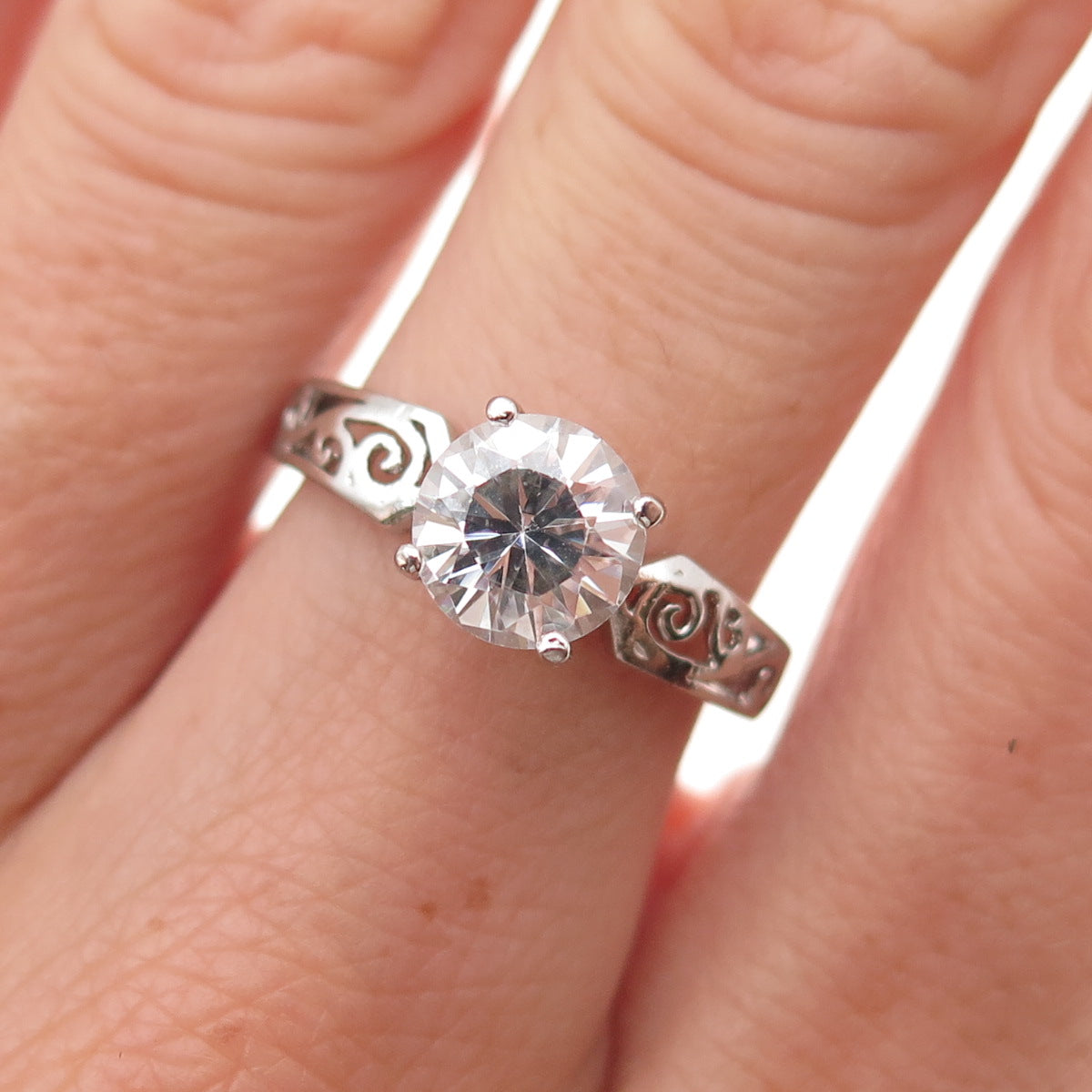 Chapal Zenray 925 Sterling Silver Round-Cut C Z Engagement Ring Size 6.75