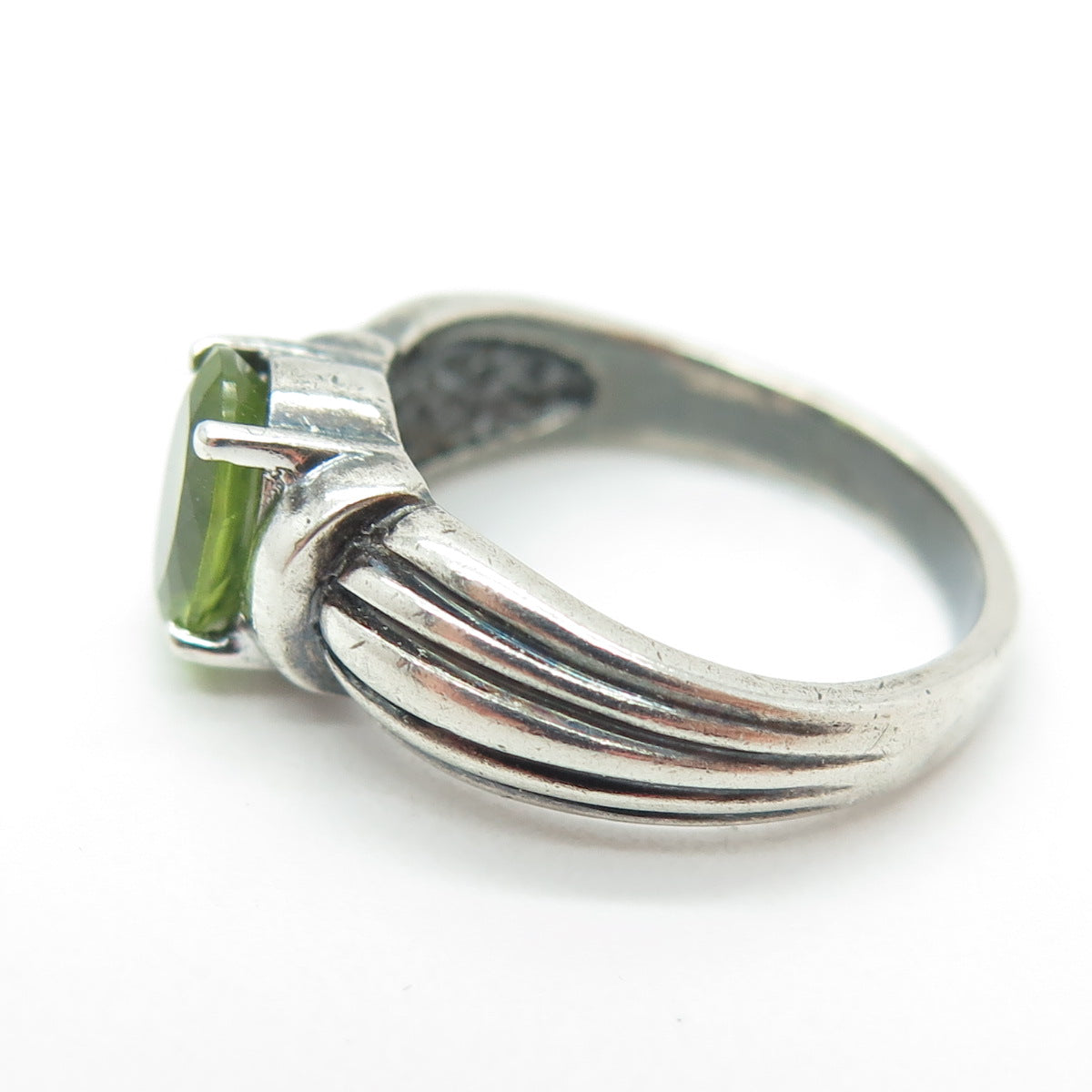 925 Sterling Silver Vintage Real Peridot Gemstone Ribbed Ring Size 5.75